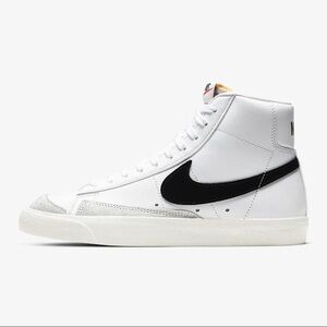 *NEW IN BOX* Nike Blazer Mid ‘77 - Women’s 6.5